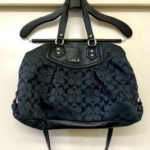 Coach : Ashley Signature Carryall Handbag in Black
